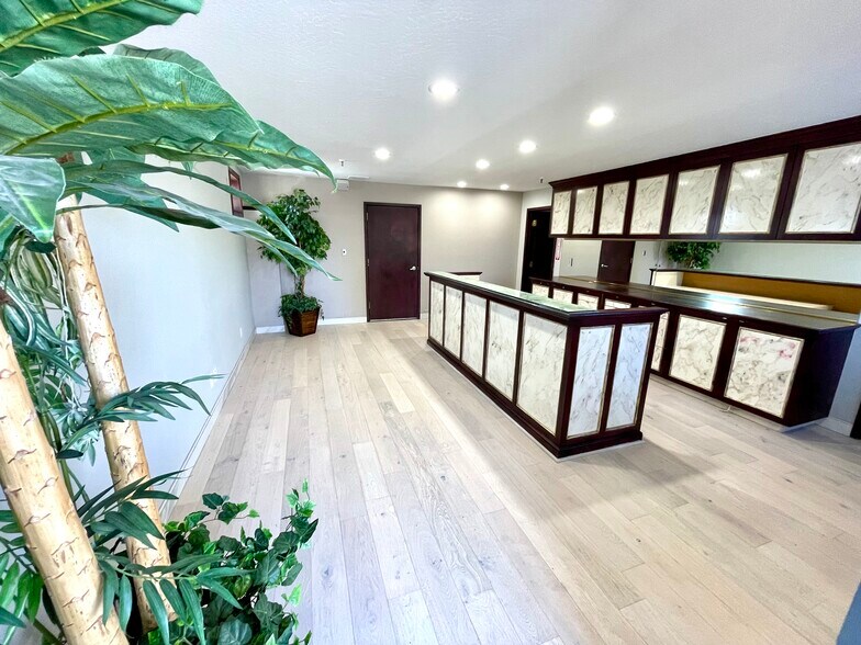 More Photos Of 2560-2590 Lafayette St, Santa Clara Warehouse For Lease