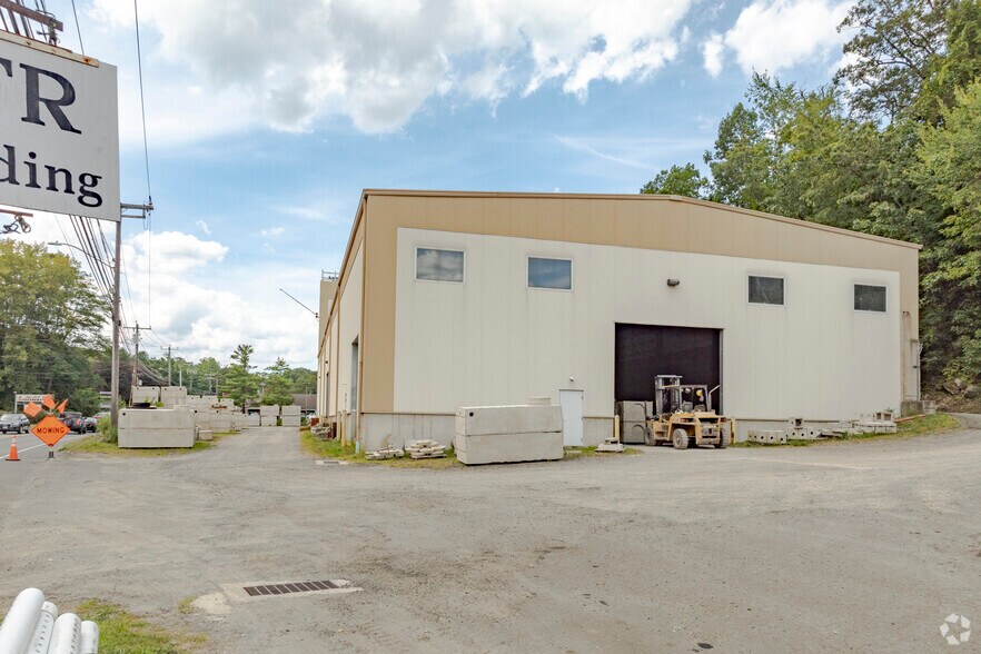 More Photos Of 41 Padanaram Rd, Danbury Manufacturing For Sale