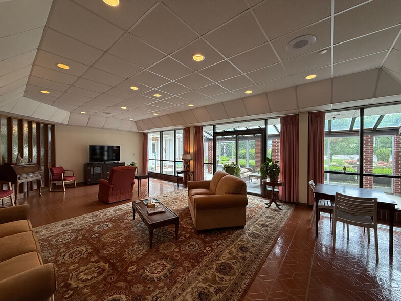 More Photos Of 1365 Northampton St, Holyoke Assisted Living For Sale