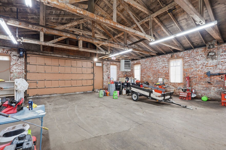 More Photos Of 1517 E Sprague Ave, Spokane Storefront Retail Office For Sale