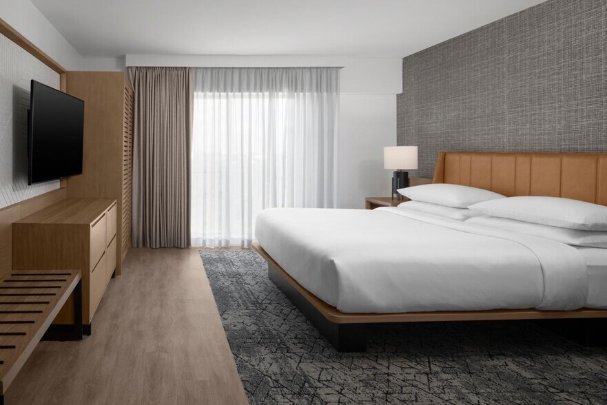 More Photos Of 555 NW 62nd St, Fort Lauderdale Hotel For Sale
