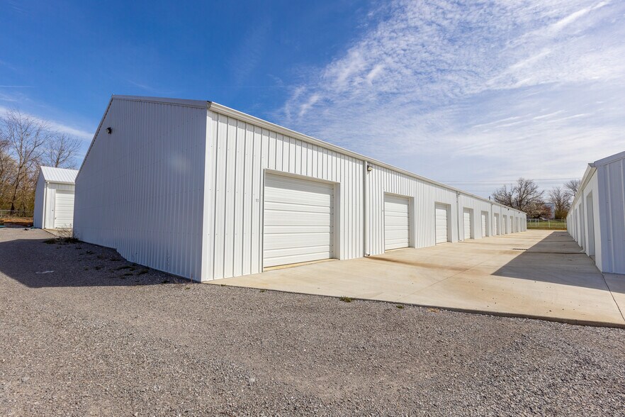 More Photos Of 665 David Ave, Danville Self Storage For Lease