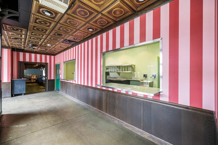 More Photos Of 2501 & 2519 Marshall St NE, Minneapolis Restaurant For Sale