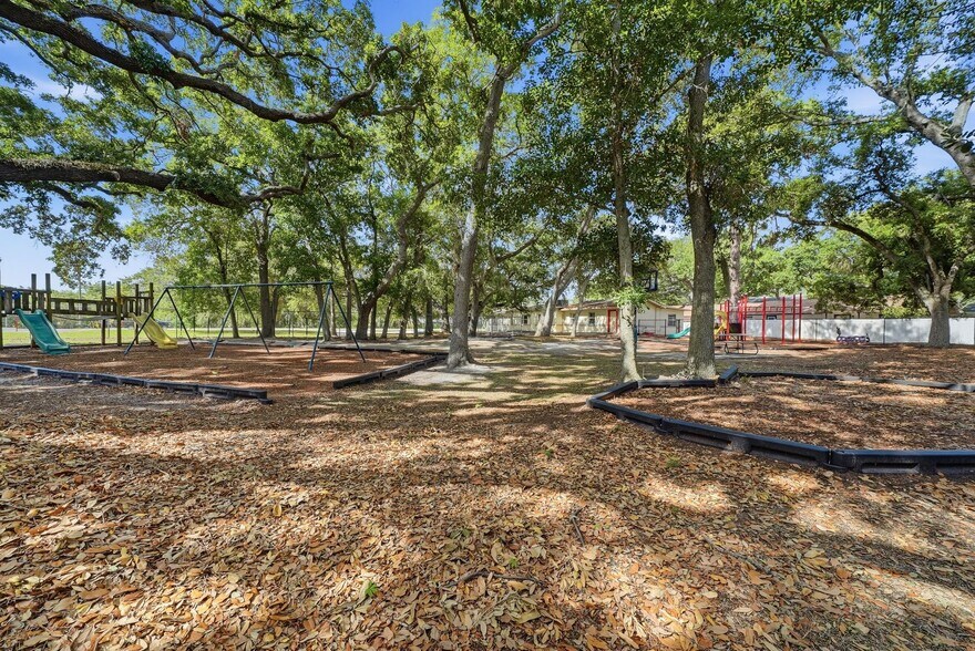 More Photos Of 2886 Whitney Rd, Clearwater Storefront Retail Residential For Sale