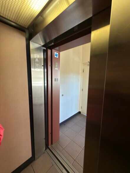 More Photos Of 809 S Atlantic Blvd, Monterey Park Office For Sale