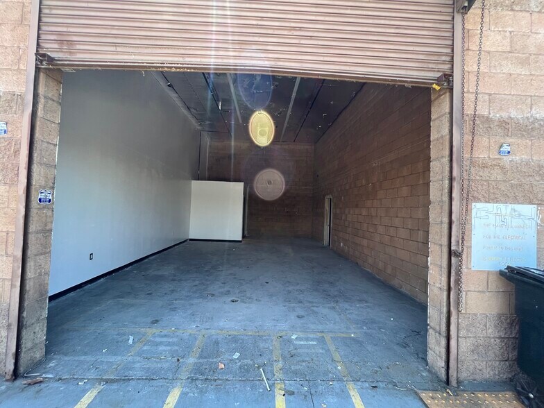 More Photos Of 1823 E Vernon Ave, Los Angeles Service For Lease