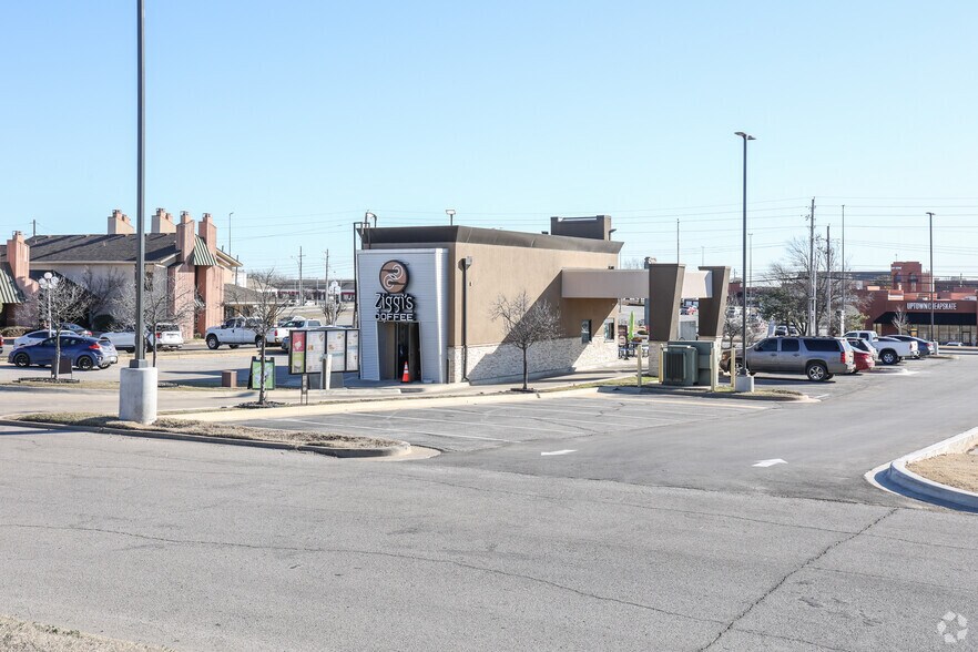 More Photos Of 6134 S Memorial Dr, Tulsa General Retail For Sale