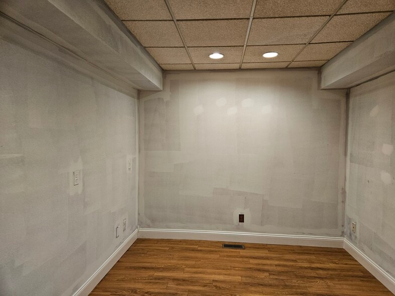 More Photos Of 5820 Gratiot Rd, Saginaw Medical For Lease