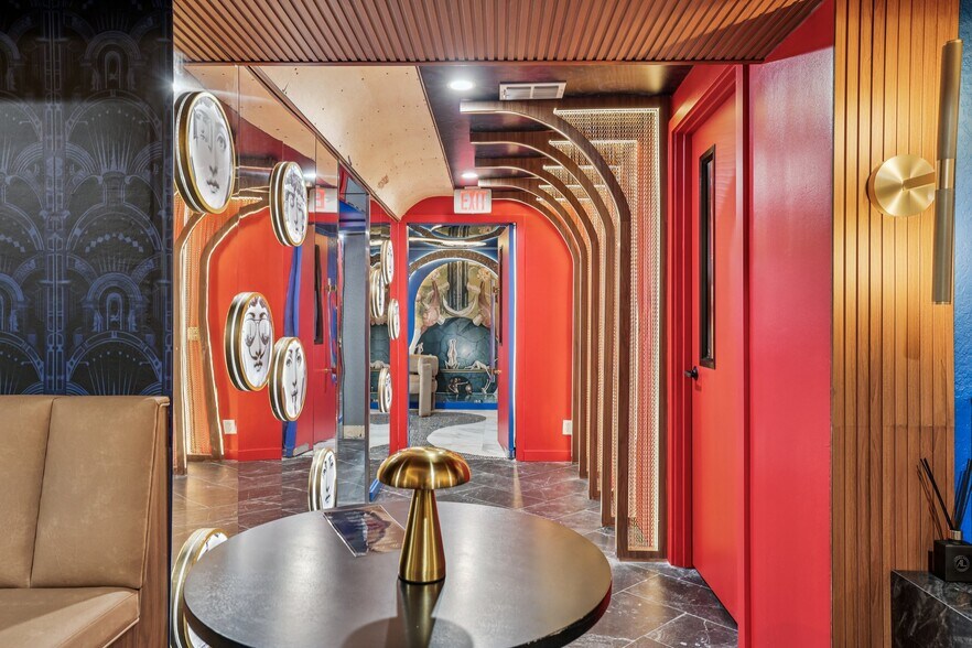 More Photos Of 801 W Montrose St, Clermont Restaurant For Sale