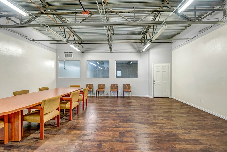 More Photos Of 4521 E Jensen St, Mesa Light Manufacturing For Lease