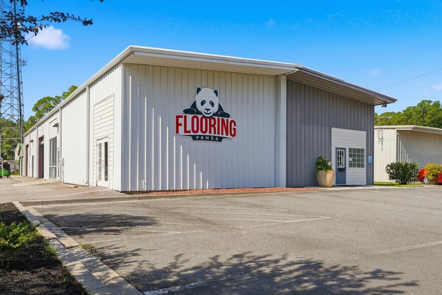 Primary Photo Of 864 Kingswood Dr, Conway Flex For Sale