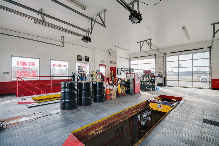 More Photos Of 1000 Shortcut Rd, Marine City Freestanding For Sale