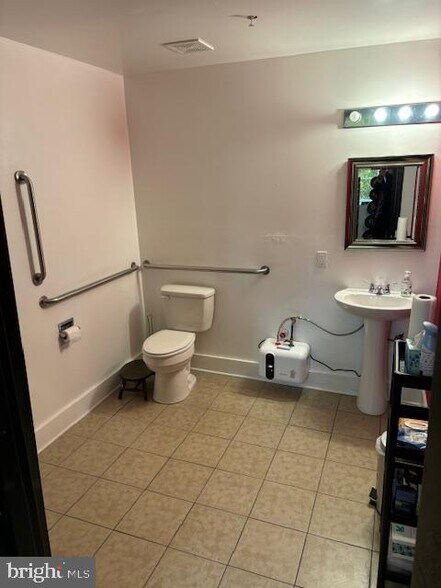 More Photos Of 3426 Conrad St, Philadelphia Apartments For Lease