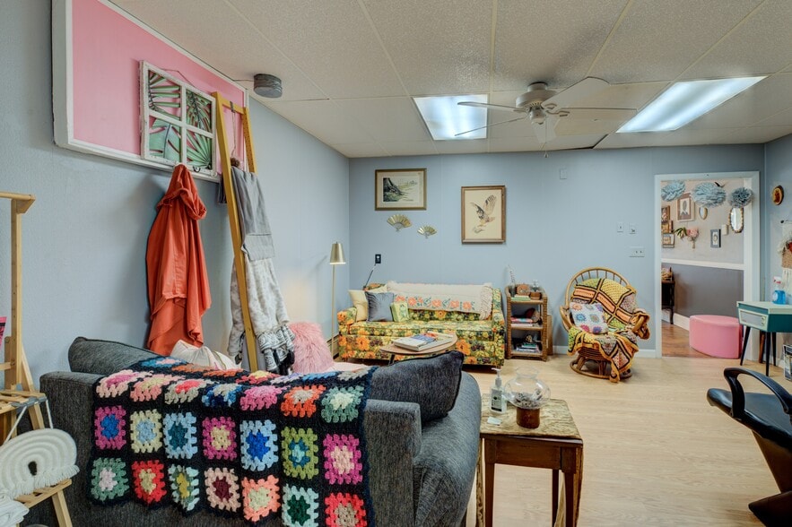 More Photos Of 257 Warren Ave, East Providence Storefront For Sale