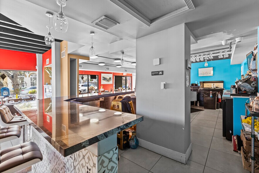 More Photos Of 502-504 Lucerne Ave, Lake Worth Restaurant For Lease