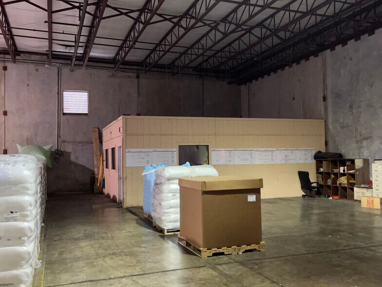 More Photos Of 8250 Ruben M Torres Blvd, Brownsville Warehouse For Lease