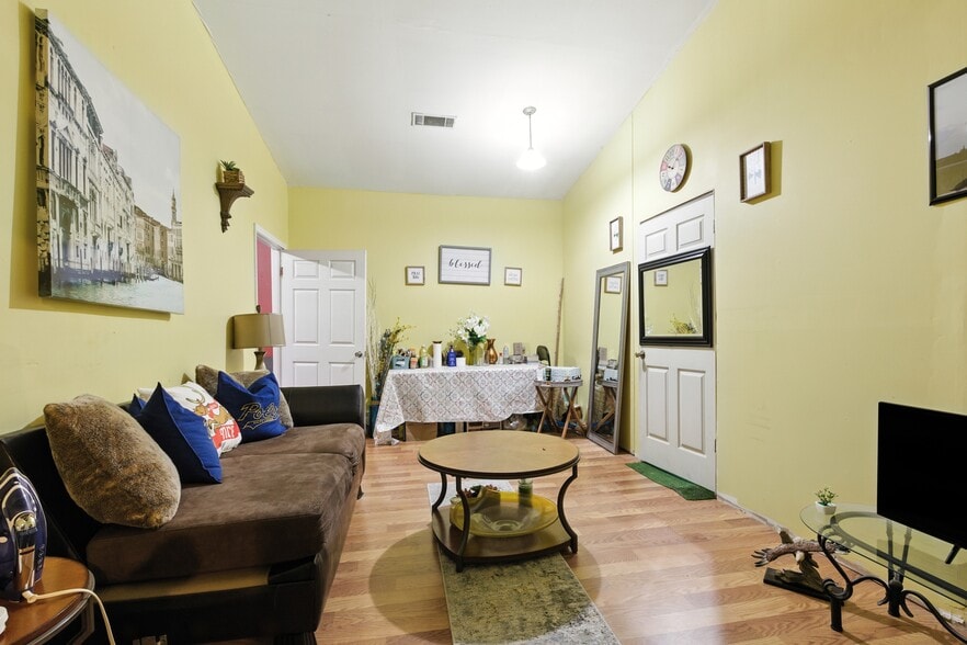 More Photos Of 303 N Pond St, Toccoa Religious Facility For Sale