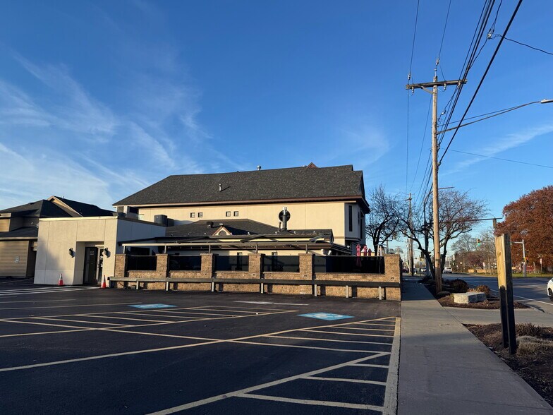 Primary Photo Of 311-313 N Geddes St, Syracuse Restaurant For Sale