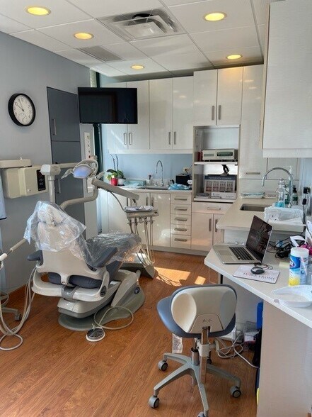 More Photos Of 50 E Washington St, Chicago Medical For Sale