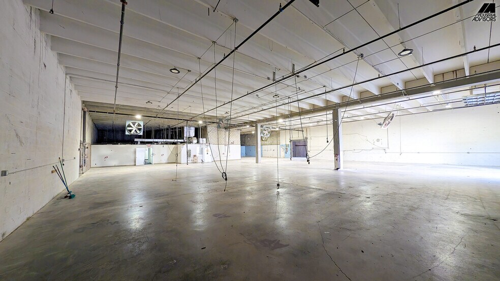 More Photos Of 16350 NW 48th Ave, Miami Warehouse For Lease