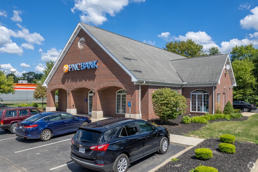 More Photos Of 151 S Meridian Rd, Youngstown Bank For Sale