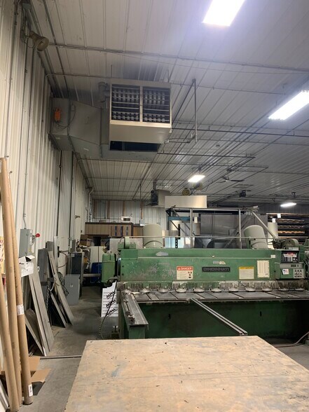 More Photos Of 8635 Hollander Dr, Franksville Manufacturing For Lease