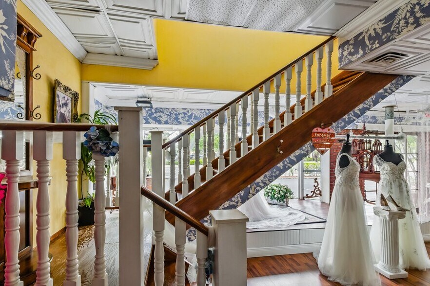 More Photos Of 4066 Broward Blvd, Fort Lauderdale Storefront Retail Office For Sale