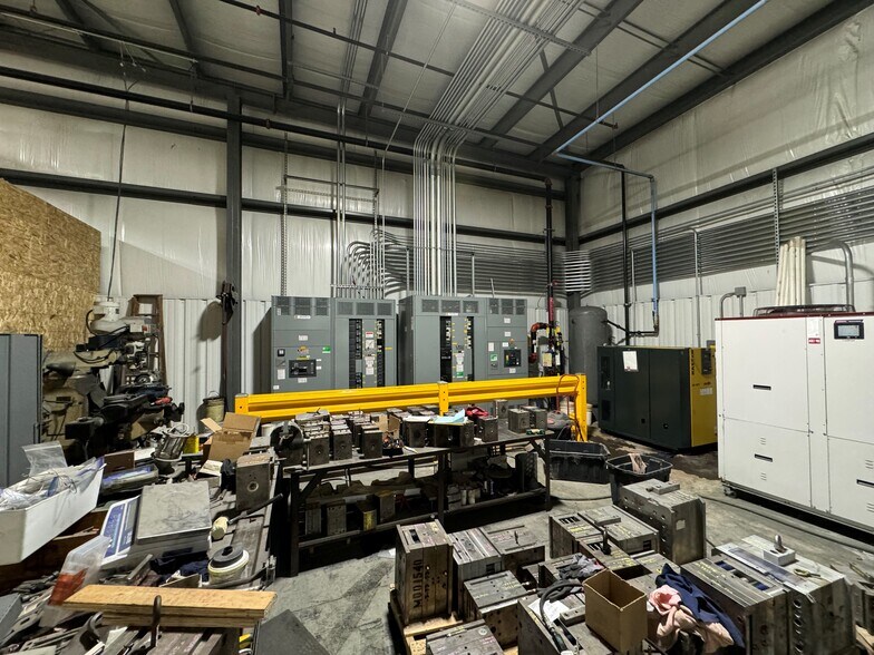 More Photos Of 4650 Chester Dr, Elkhart Warehouse For Sale