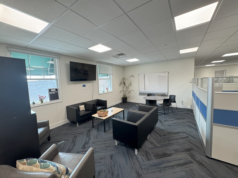 More Photos Of 52-54 Broadway, Greenlawn Storefront Retail Office For Lease