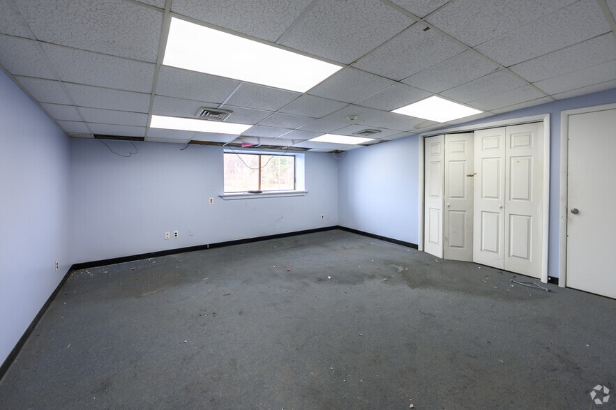 More Photos Of 334 County Route 49, Middletown Warehouse For Lease