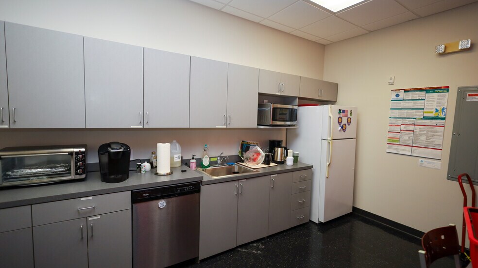 More Photos Of 7560 Red Bug Lake Rd, Oviedo Medical For Sale