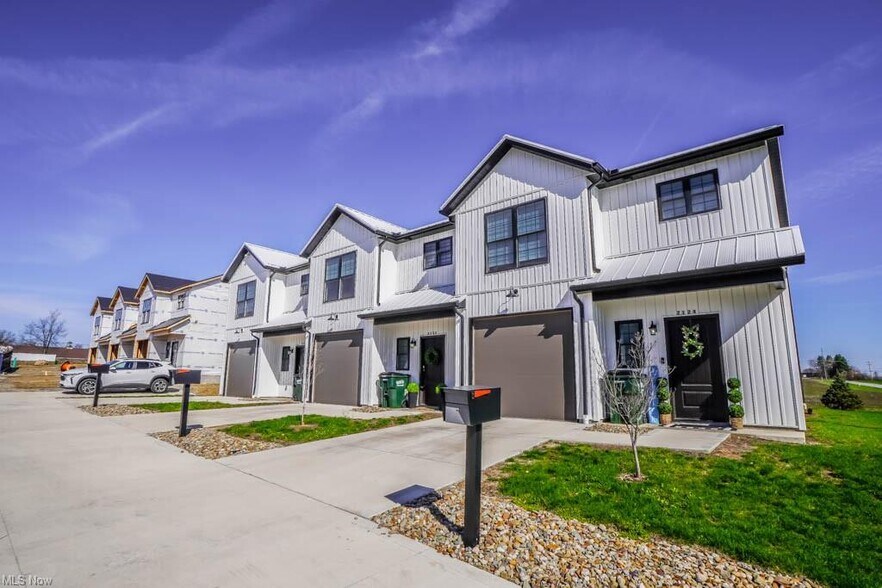 More Photos Of 2046 Noble Dr, Wooster Apartments For Sale