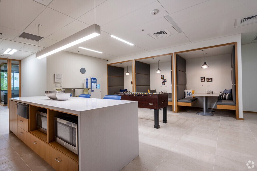 More Photos Of 3001 Bee Caves Rd, Austin Office For Lease