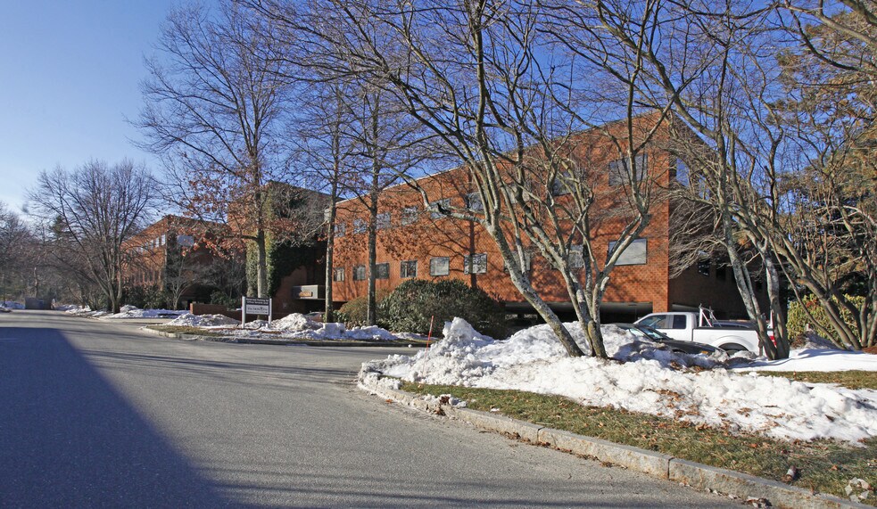 More Photos Of 209 Burlington Rd, Bedford Office For Lease