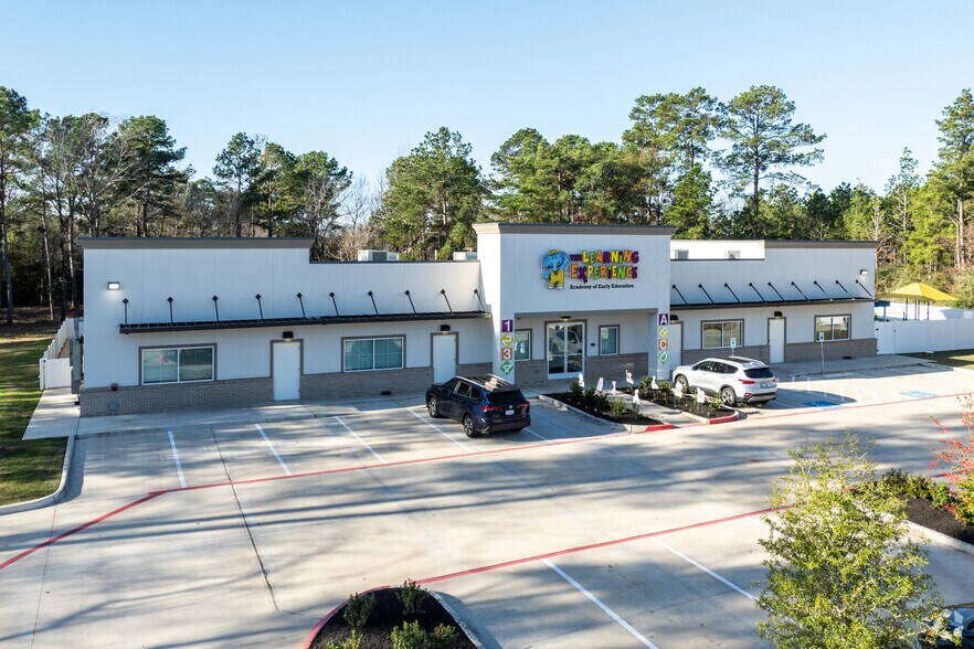 More Photos Of 4387 W Davis St, Conroe Daycare Center For Sale