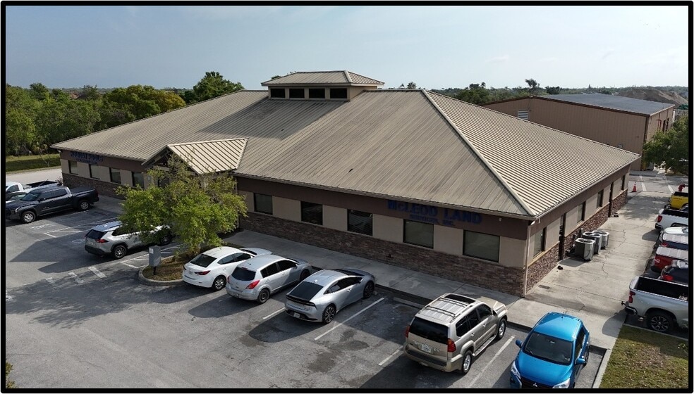 More Photos Of 7405 28th Street Ct E, Sarasota Warehouse For Lease