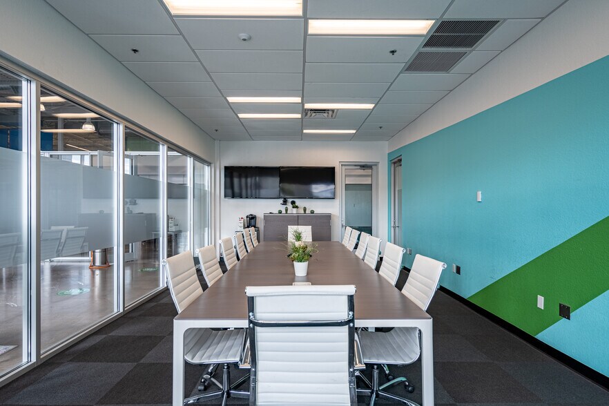 More Photos Of 1262-1342 S Country Club Dr, Mesa General Retail For Lease