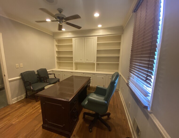More Photos Of 7041 St Andrews Rd, Columbia Medical For Lease