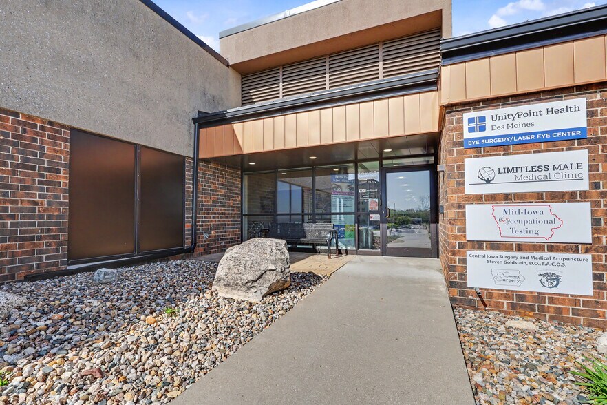 More Photos Of 1300 37th St, West Des Moines Medical For Sale