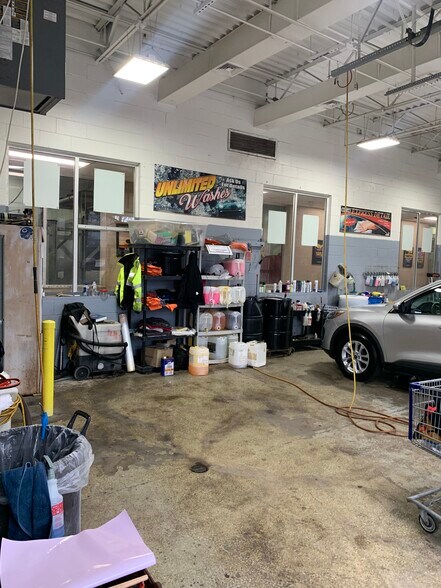 More Photos Of 5600 New Wilke Rd, Rolling Meadows Carwash For Sale