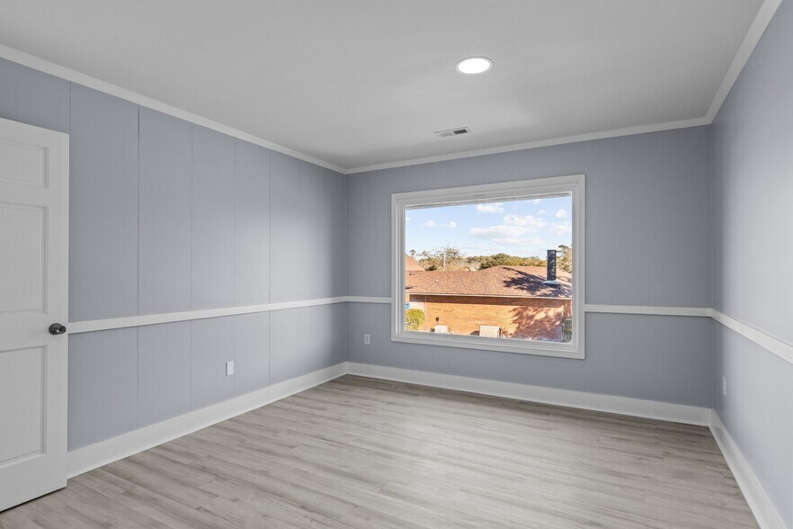 More Photos Of 208 Penny Ln, Morehead City Medical For Sale