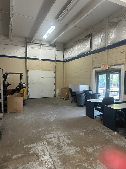 More Photos Of 3114 William Flynn Hwy, Glenshaw Warehouse For Lease