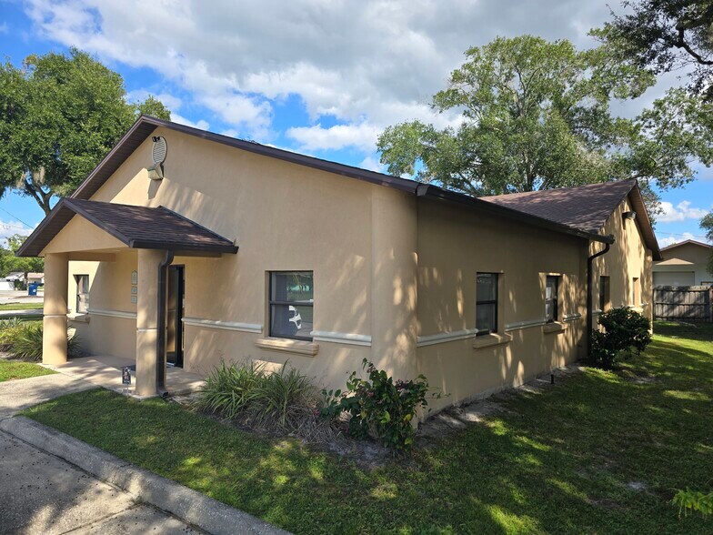 More Photos Of 4985 Palm Ave, Winter Park Light Manufacturing For Sale