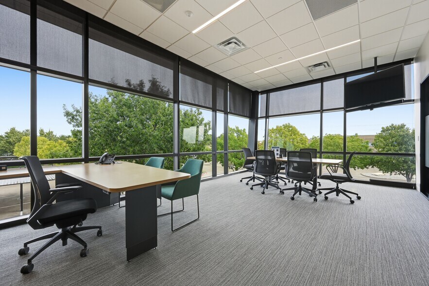 More Photos Of 15505 Wright Brothers Dr, Addison Office For Lease