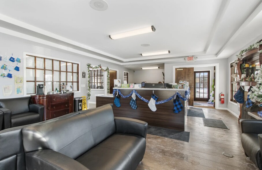 More Photos Of 2287-2301 S Milford Rd, Highland Office For Sale