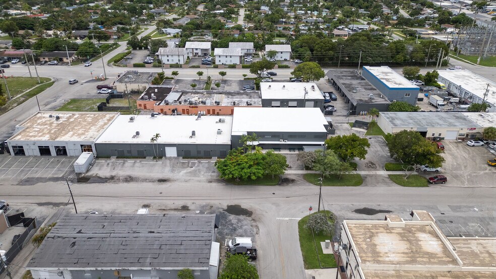 More Photos Of 44 SE 9th St, Deerfield Beach Warehouse For Sale