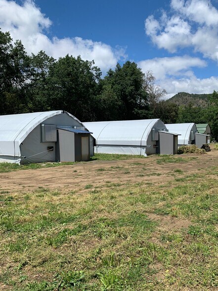 More Photos Of 3311 Rogue River Hwy, Gold Hill Specialty For Lease