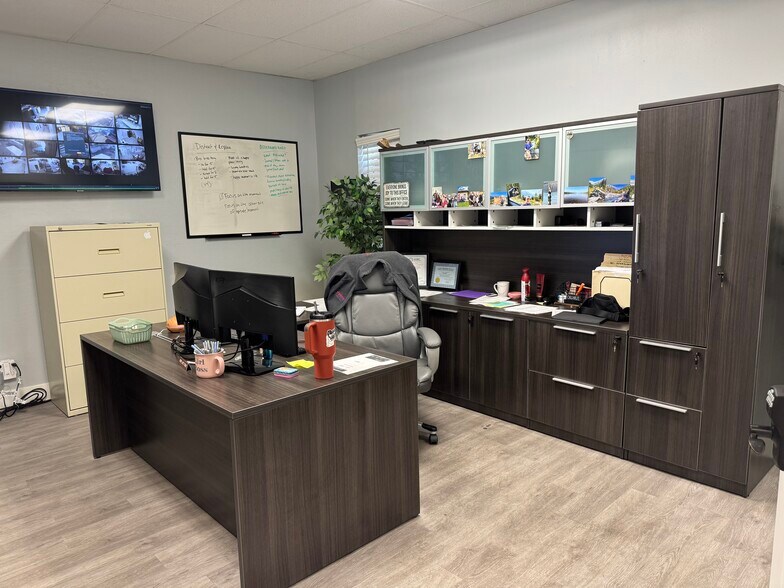 More Photos Of 1112 S Sirrine St, Mesa Warehouse For Sale