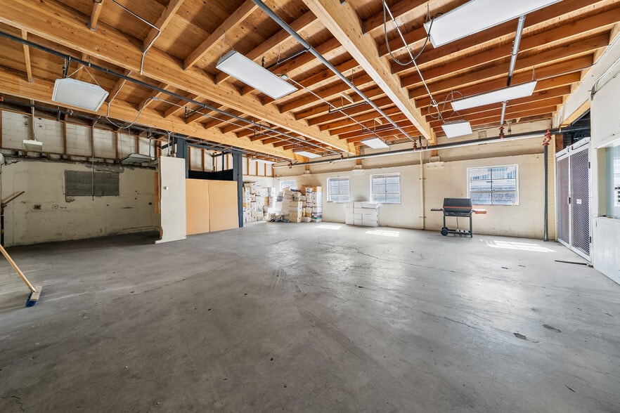 More Photos Of 33 N Fir St, Medford Industrial For Sale