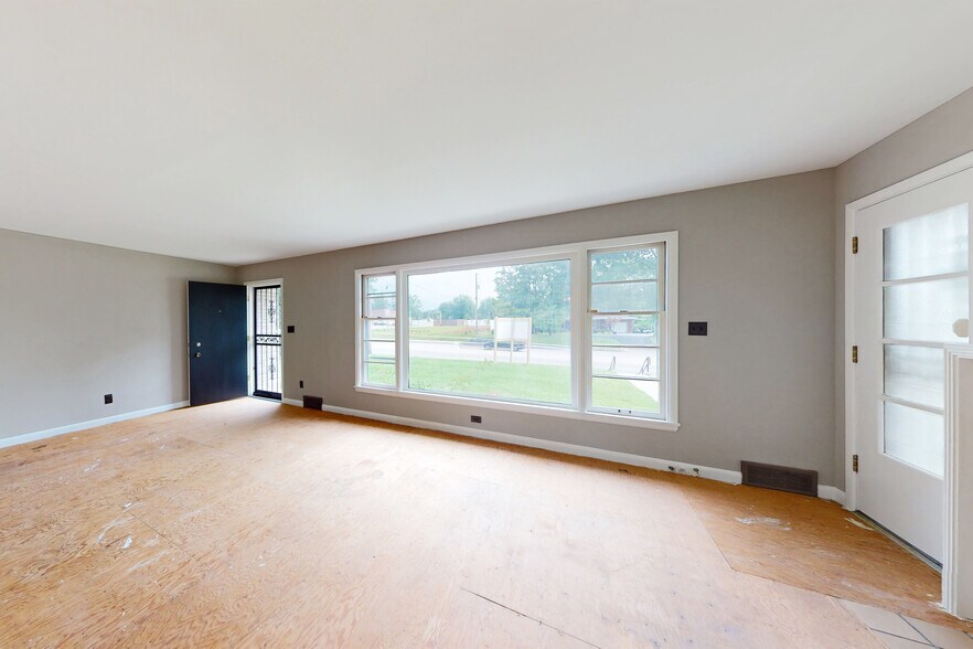 More Photos Of 9212 Preston Hwy, Louisville Office For Sale